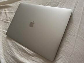 Macbook Pro 16" 8-core 2,4GHz 64GB RAM 8GB 5600M 512GB SSD