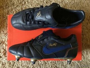 Nike Tiempo Ronaldinho R10 - 1