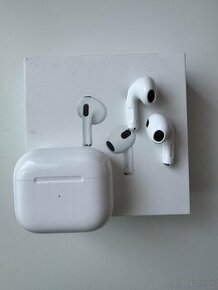 Apple AirPods 3 with MagSafe Charging Case