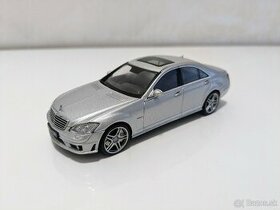 Predam Autoart 1:43 Mercedes S63 AMG W221 - 1