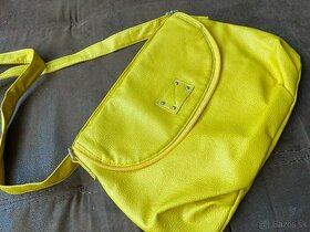 crossbody taska nova zlta