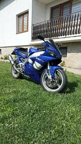 Yamaha yzf r1 - 1