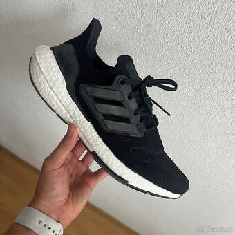 Adidas Ultraboost 22