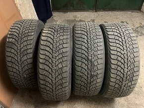 Predám zimné pneumatiky Kumho 215/55 R17