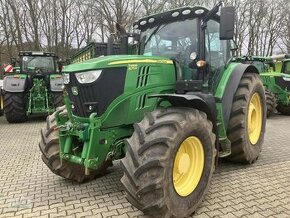 John Deere 6215R