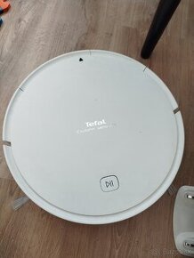 Predám robotický vysávač TEFAL Explorer série 40