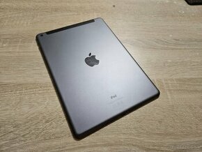 Ipad 8 32gb na sim super stav ma len velmi jemne znamky pouz