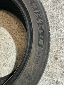 Michelin Alpin 255/45r20 - 1