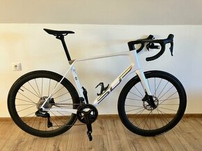 Superior X-Road Team Issue Di2