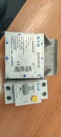 Chranic prudovy PFL7 16A 1N C kombi s isticom