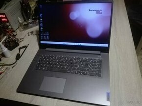 Lenovo 3-17ITL. i3-1115G4. 17,3". 8 GB DDR4.NVMe 256 GB.