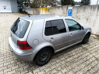 VW Golf 4