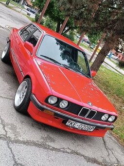 Predám BMW e30