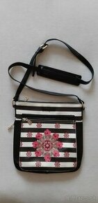 Malá crossbody kabelka Desigual