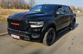 DODGE RAM LARAMIE 4x4 1500 5.7 HEMI 2020 etroq