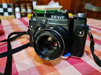 Fotoaparát Zenit 11, Helios-44M-4, M42 Závit