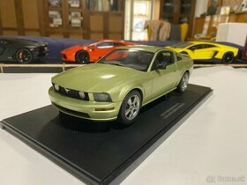 1:18 autoart ford mustang GT 2005