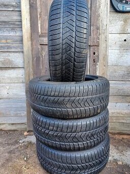 Predám 4 jazdené zimné pneumatiky Pirelli Scorpio 255/50 R19