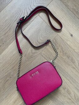 Guess malinová crossbody