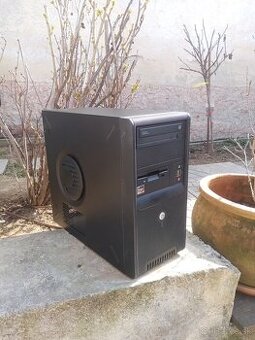 Pc: i5, 8gb ram, ssd + hdd, GTX 745