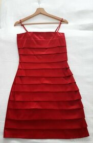 Krásne červené šaty - 1