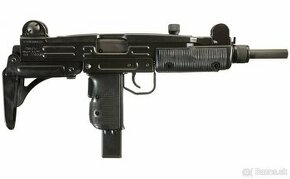 KUPIM samocinnu zbran UZI a Steyr AUG A1