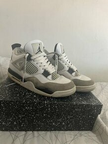 Jordan 4 Millitary Black