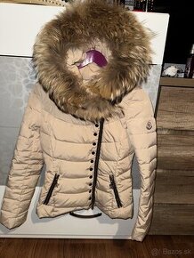 Moncler  bunda velkost xs