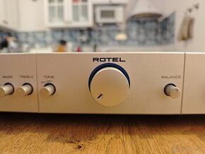 ROTEL RA - 02 TOP STAV