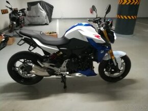 BMW F900 R 2023-jazdný mod PRO a skvelá výbava