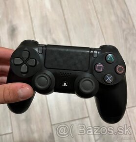 PS4 controller