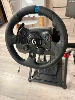 Volant Logitech G923 s pedalmi a stojanom