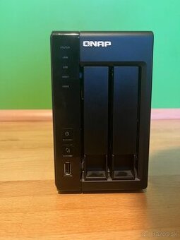 QNAP NAS s 2x 2TB HDD znacky WD - 1