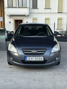 KIA Ceed 1,6 TDi - 1