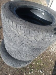 Predam zimné pneu. 225/65R17