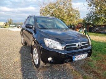 Toyota RAV4 - 1