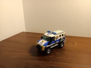 Lego set - Policajné auto (dodávka)