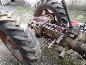 1/2 traktor Zetor 4712