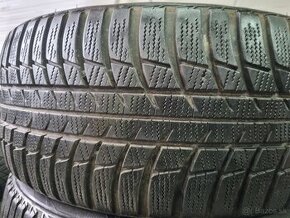 235/45R17