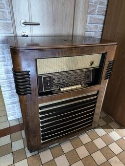 Radio s gramofónom Tesla Bolero