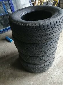 Predám 4 ks pneu MICHELIN 265/65 R17  M+S - 1