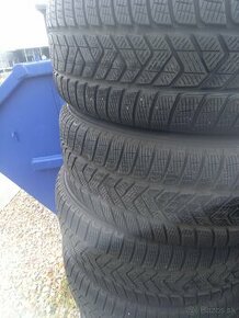 PIRELLI 235/60/18