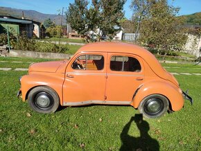 Renault 4 CV