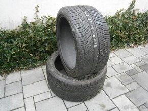 Predám 2x zimné pneu Michelin 305/35 R21 104VXL