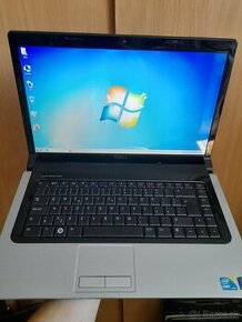 15,6" DELL STUDIO 1558 - i3, 3GB, 500GB