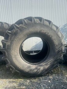 Pneumatika na kombajn traktor 900/60r32