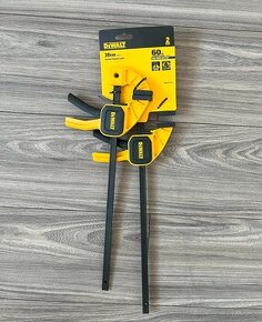 Dewalt svorky 300 mm