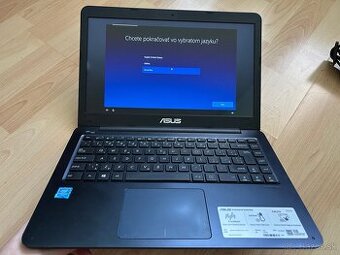 ASUS VivoBook E402NA