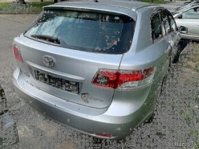 Rozpredam Toyota Avensis Combi 2.0 D-4D 1AD-FTV