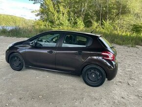 Peugeot 208 1.2 benzin 114000km - 1